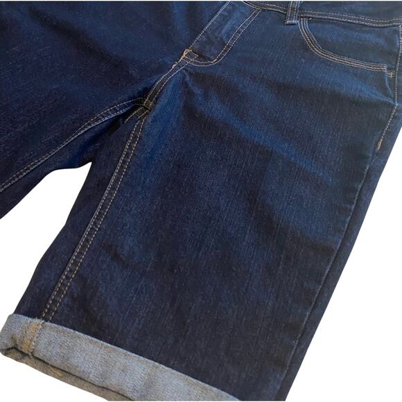 St John's Bay Women's 8 Dark Wash Denim Shorts Bermuda Resort Slimming Summer - Picture 9 of 10